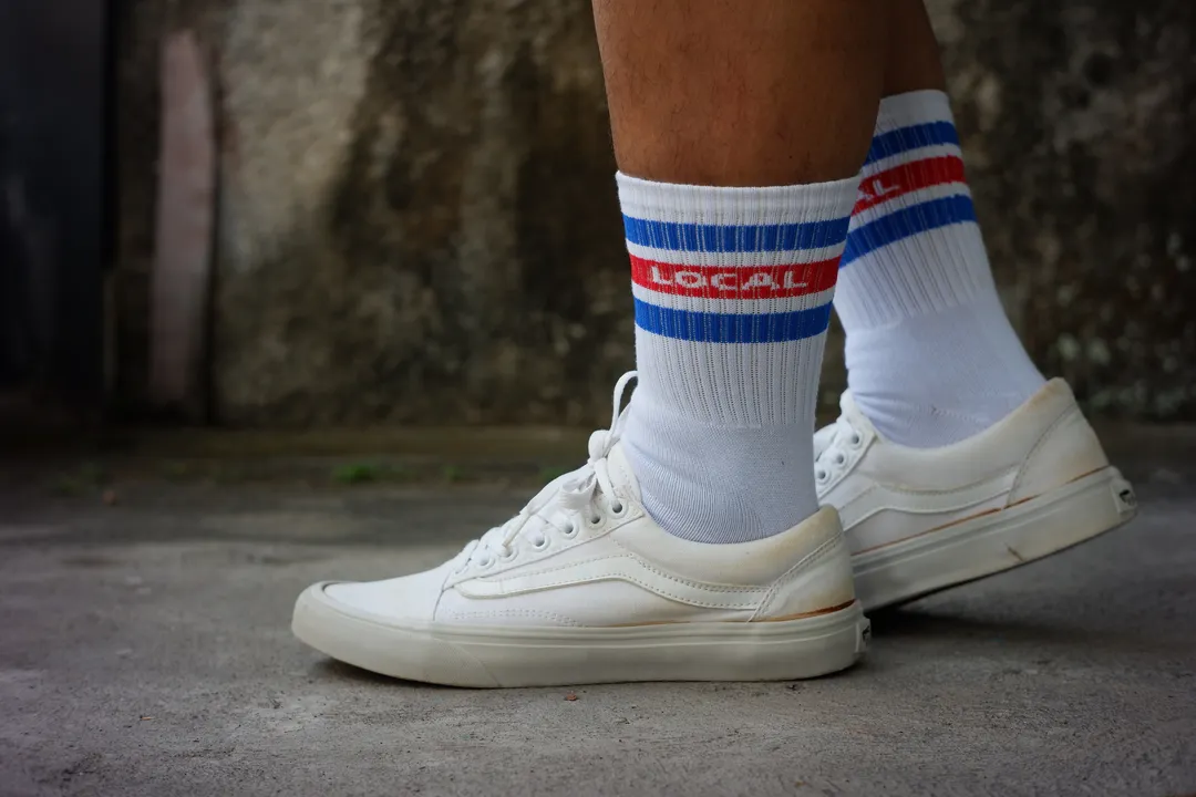 kk local strip biru merah biru putih