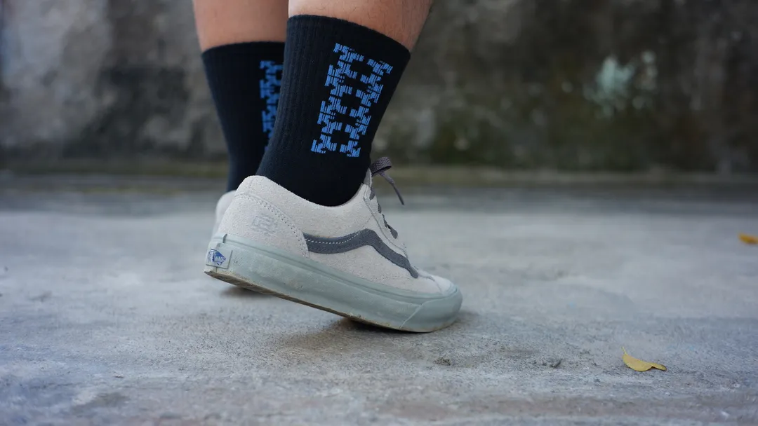 kk motif arrow-blue hitam