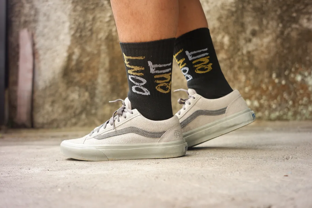 kk motif DON'T QUIT hitam